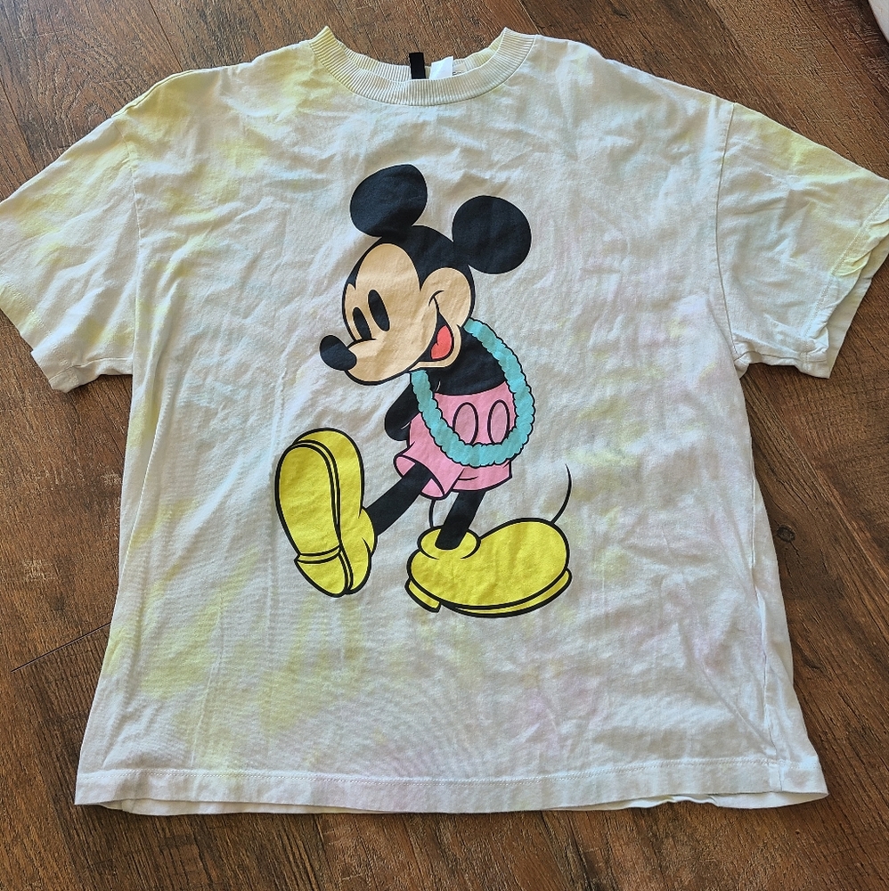 ALOHA Mickey Tee Size Medium